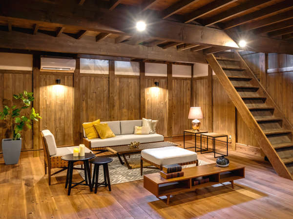 【VMGプレミア・102・メゾネット】伝統的な「土蔵」の建築様式を生かした客室