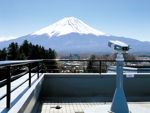 宿の屋上をまるごと開放した「富士山展望台」　※天候不良の日はご利用になれません