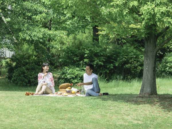 【滞在イメージ】お庭でゆったりピクニック。大阪市内であることを忘れてしまいそうな穏やかな陽気。