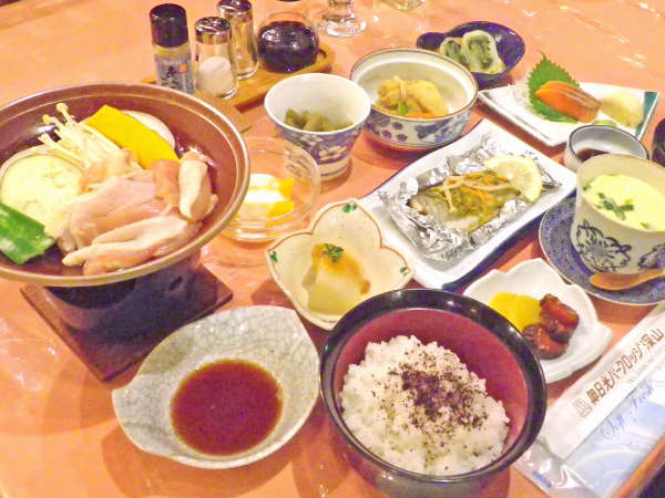 *お夕食一例　季節に合わせてオーナーが美味しいと思う食材でお料理をご提供。