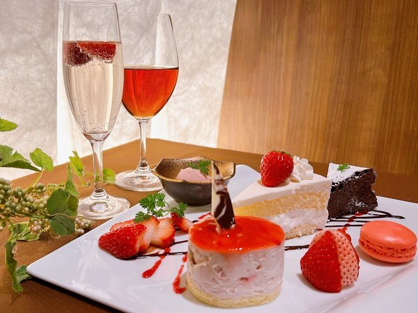栃木のいちごフェアの特典はいちご一杯のデザートプレートといちごのワイン＆カクテル！