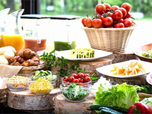 安曇野の新鮮野菜が中心の健康をテーマにした朝食バイキング