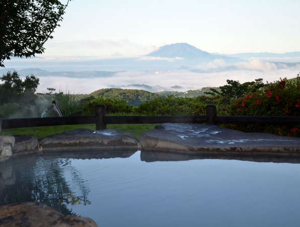 桜島を見下ろす絶景の大浴場