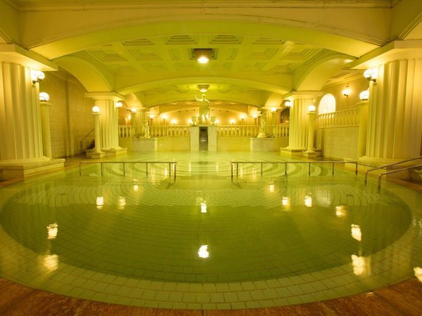 【ローマ風呂】古代ローマ・テルマエをモチーフとした大浴場