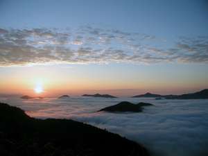 トマム山「雲海テラス」からの絶景をお楽しみください。