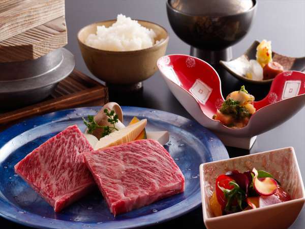 城崎温泉　湯楽　Yuraku　Kinosaki　Spa＆Gardens　のプラン「【当館レストランで気軽に夕食を！】但馬牛ステーキセット付★素泊朝食プラン」