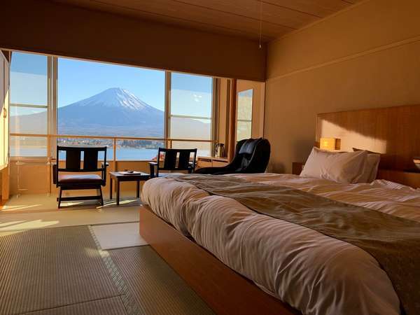 本館 和室ﾍﾞｯﾄﾞﾙｰﾑ（一例）：富士の全景と湖一望
