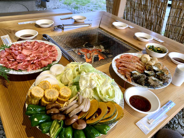 神鍋高原の綺麗な空気の中で当館厳選の食材をたっぷり◎海鮮BBQ