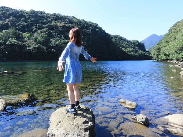 【安房川】宿のすぐ側！広い河口から両側に迫る深い谷まで屋久島の大自然を堪能できます