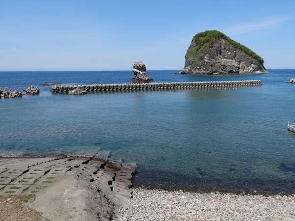 当館前浜専用ビーチで海水浴や磯遊びが楽しめます。