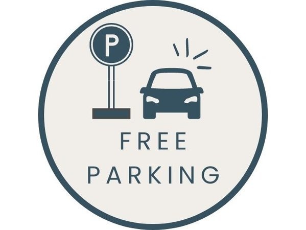 無料平面駐車場(※トラックや大型車の利用可)