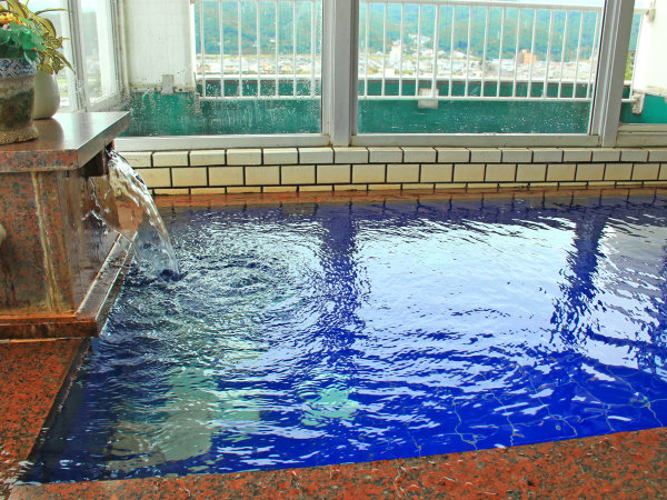 【#男湯】展望風呂からは福島市街や信夫山が見渡せます。晴れた日の眺めは格別！
