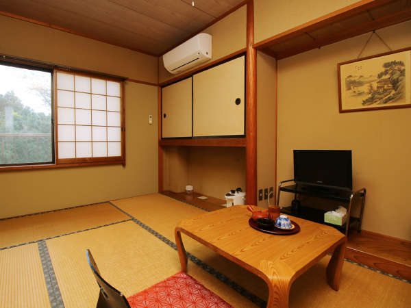 ■【客室一例・8畳】お部屋は当館おまかせです。落ち着いた雰囲気で広々とご利用いただけます♪