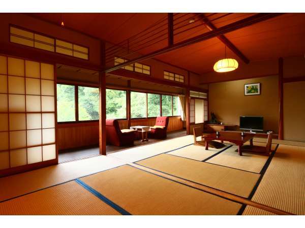 千人風呂 金谷旅館 日本一の総檜風呂の写真その5