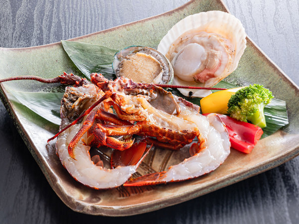 大江戸温泉物語　道後のプラン「【特定日】【グルメプラン】豪華海鮮焼き（活〆鮑・ホタテ・ミナミイセエビ）付1泊2食基本バイキングプラン」