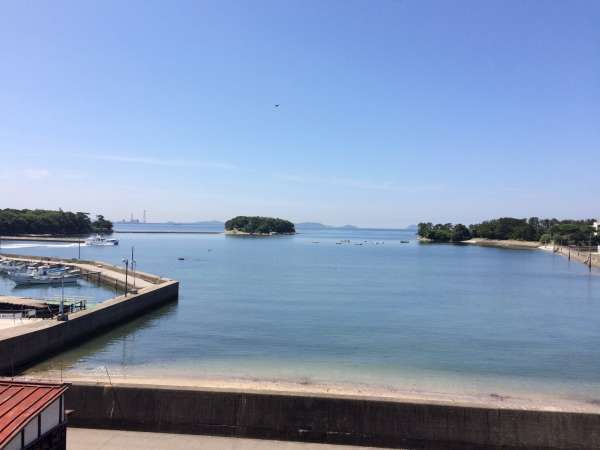 【客室からの眺め】移りゆく海の風景をご覧ください