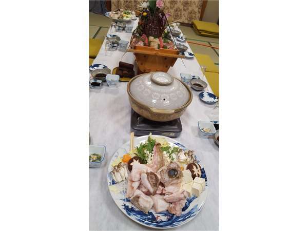 大下民宿のプラン「クエを喰え！活造り付きクエ鍋プラン一泊二食付き」