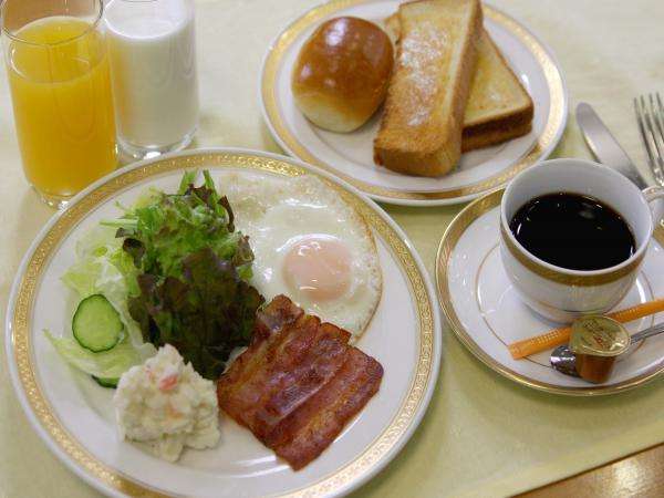 ご飯、パン、お飲み物のお替わり自由♪　☆朝食無料サービス☆　(6：00～9:30)