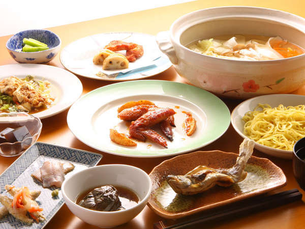 ラルバ諏訪湖のプラン「１５時イン・１０時アウト・夕食最終１９時【２食付】しっかり夕食（８品程度）＋朝食」