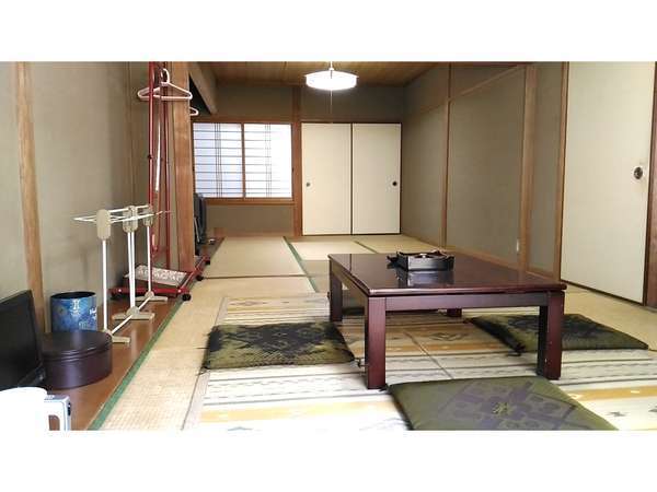 和室１２畳のお部屋です。