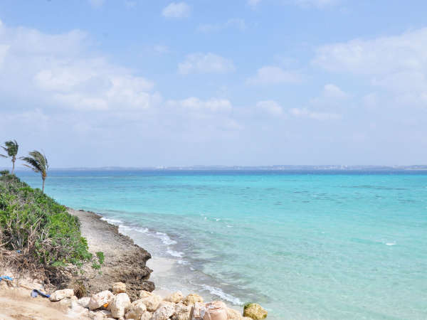 【周辺】伊良部には絶景スポットや日本の渚100選に選ばれている『佐和田の浜』など魅力がいっぱい！