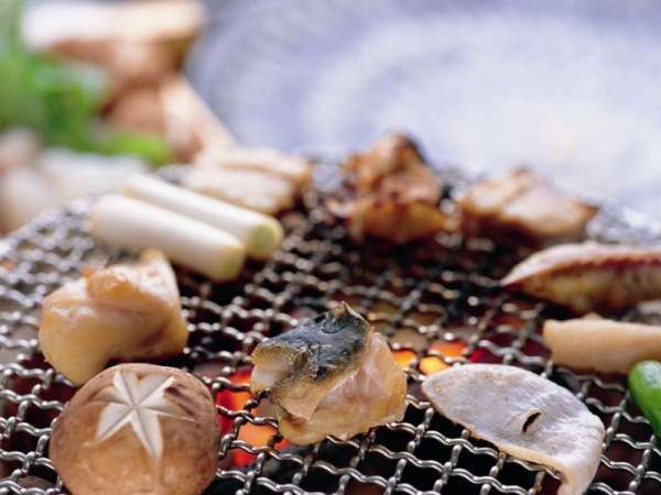 片口鰯の魚醤に漬け込んだ日間賀ならではの逸品、魚醤焼。