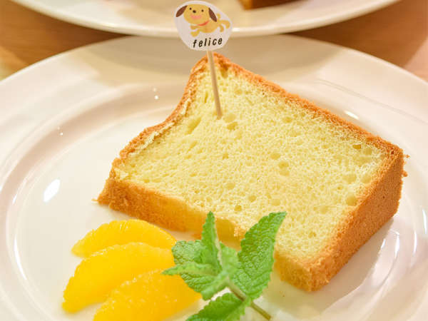 ・シフォンケーキ　お夕食にはデザートをご用意しています♪