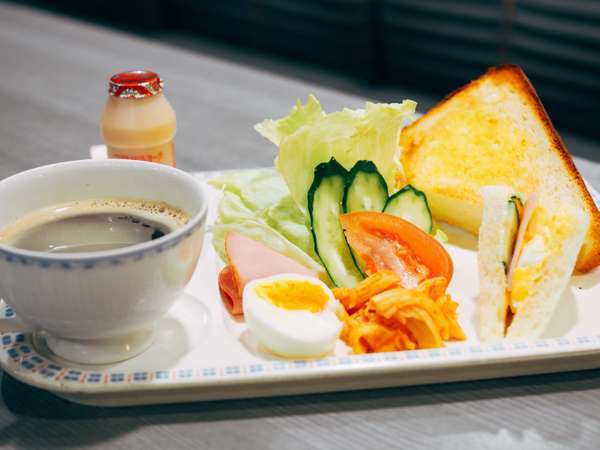 ★モーニングセット★ドリンク・野菜サラダ・サンドイッチ・トースト