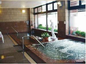 【男性専用大浴場・若松の湯】利用時間は15時～２４時・６時半～９時半まで。