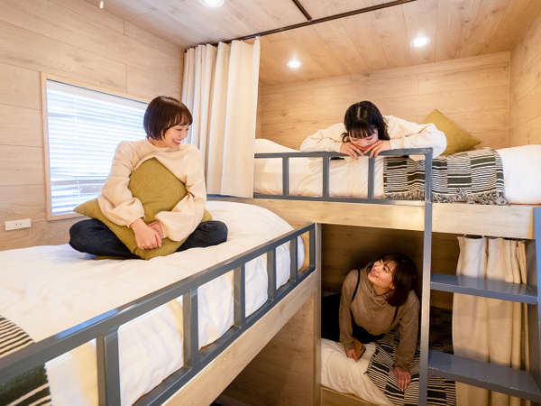 【グランピングキャビン】寝室