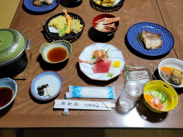 *【お魚プラン夕食（一例）】小田原漁港で獲れたお魚を、お好みの調理（焼き魚or煮魚）でご提供します。