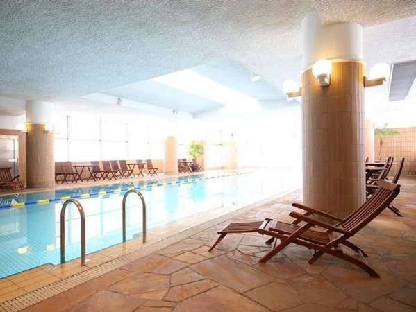ホテルハーヴェスト蓼科アネックスの室内温水プールは通年ご利用可能です(有料)