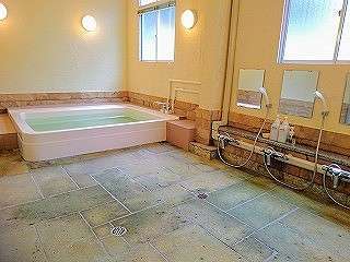 【男性浴室】薬石仕様のアットホームなお風呂。疲れた体をリフレッシュ