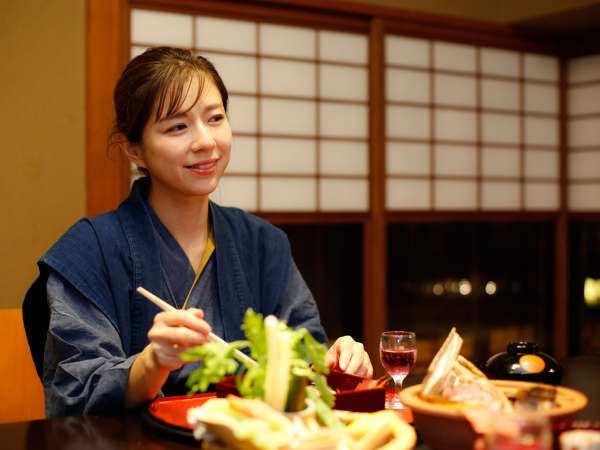 ～食事イメージ～　ご夕食は、個室食事処かお部屋食にてご案内いたします。