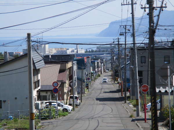 桜陽高校下バス停から小樽日和までの道のり　バス停から宿まで5分