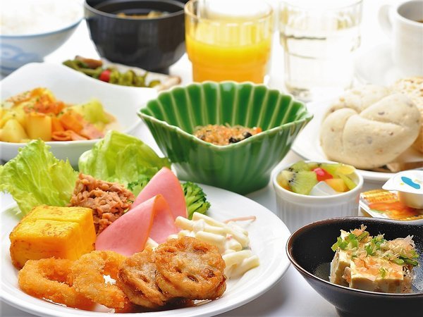 朝食バイキングご宿泊者様無料サービス♪