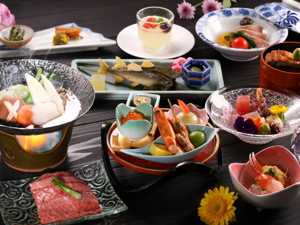 花薫る宿　よし乃亭のプラン「【夕・お部屋食または個室確約】＜舞の料理＞信州の味覚と、天竜川を望むとろみある温泉」