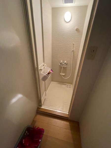 シャワー室と脱衣室