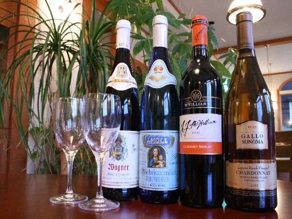 フランス・ドイツ・チリ産などの外国製のワインを提供しています