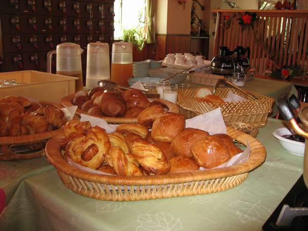 【朝食】焼き立ての手作りパン♪
