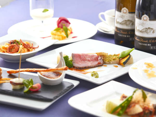 【夕食】創作フレンチコース。栃木県産和牛のローストビーフと季節の魚料理をお楽しみください