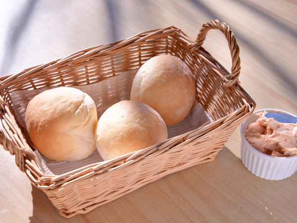 フワフワモッチモッチのパンはパンだけ買いたいとリピーター続出！