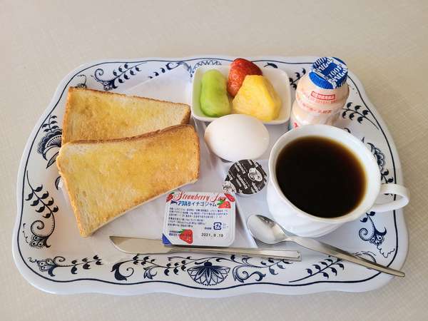 【モーニングセット５００円】トースト・飲み物・ゆで卵・（日替わりで乳酸菌飲料またはヨーグルト付き）