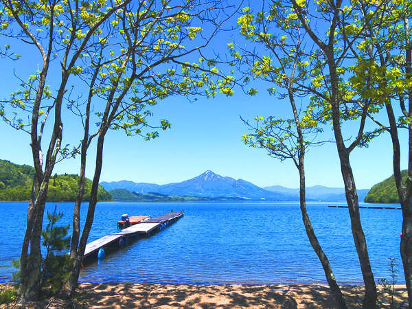 ■猪苗代湖は直ぐ…■天鏡湖（てんきょうこ）の言われを持つ猪苗代湖はいつも美しい景色を見せてくれます。