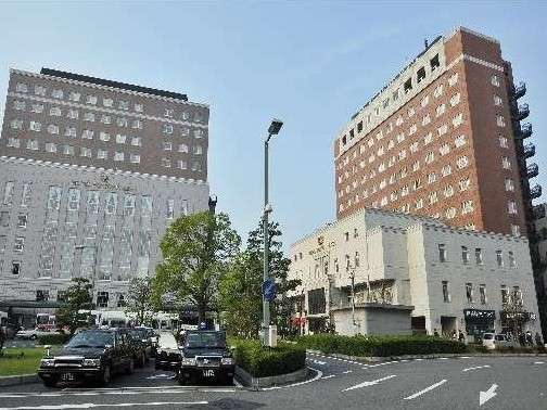草津駅西口のロータリーに面するホテル☆アクセス便利で契約駐車場も１泊500円。