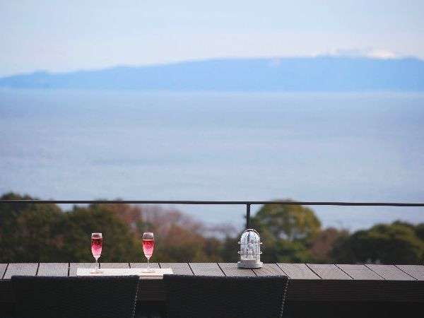 海と伊豆大島一望の絶景ロケーション