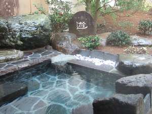 赤松林に面した石造り庭園露天風呂『遊』がオープンしました