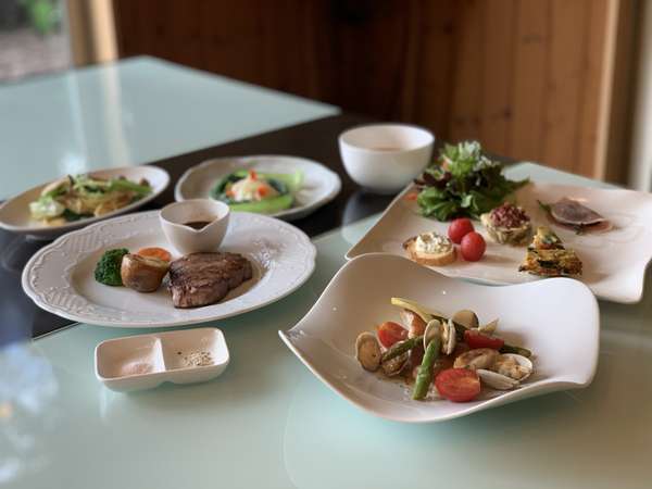 那須高原の新鮮な野菜をふんだんに使ったコース料理になります。