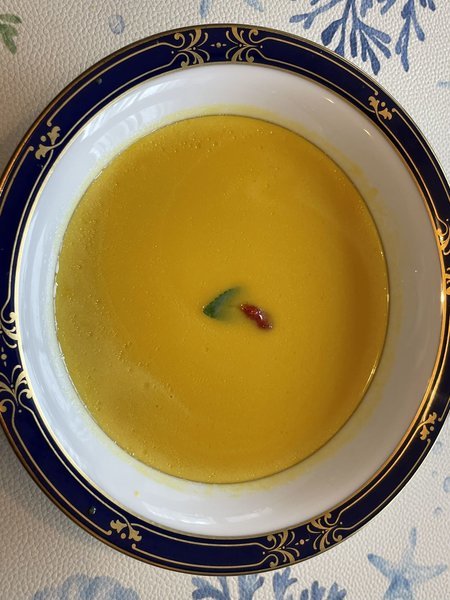 大山カボチャスープは、とろりで濃厚が特徴です。とても甘くて美味しい。