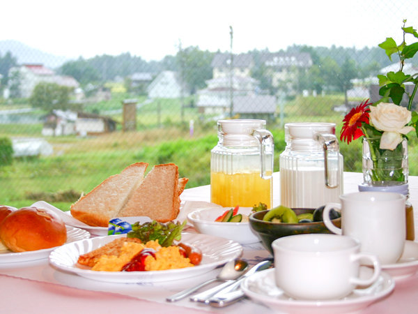 ・朝食 洋食一例　彩り豊かな朝食をお楽しみください